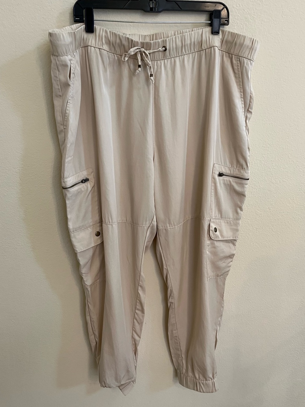 Banana Republic Factory 100% Tencel Cargo Jogger Plateau Beige Oyster Pearl XXL